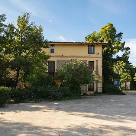 Costantino Farm stay *